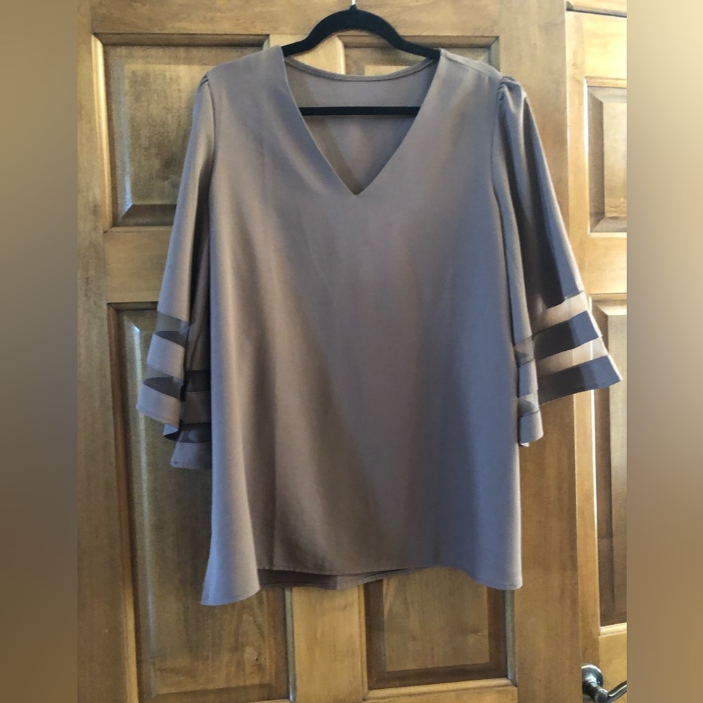 Women’s blouse, XL, brown, bell sleeves, V Neck, 100% Polyester, like new